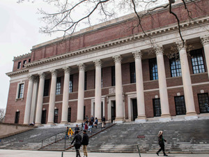 专题丨美国恢复处理哈佛国际学生签证