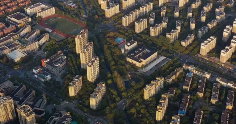 前5月国有土地使用权出让收入11281亿元；万科超12亿元平安银行贷款延期两年 | 房产早参