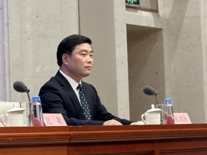 国新办举行国务院政策例行吹风会 介绍上海自贸区相关规则试点成效及复制推广有关情况