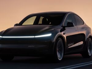 停车后自动转向！特斯拉Robotaxi发生首起碰撞事故，监管部门启动调查，“纯视觉”技术受质疑