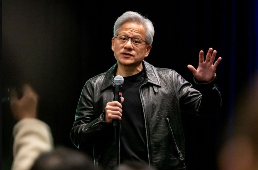 英伟达站上4万亿美元，AI“第二幕”已开启；美国4天发23份“最后通牒”极限施压；谷歌24亿美元“截胡”OpenAI；印航空难：飞行员对话曝光｜一周国际财经