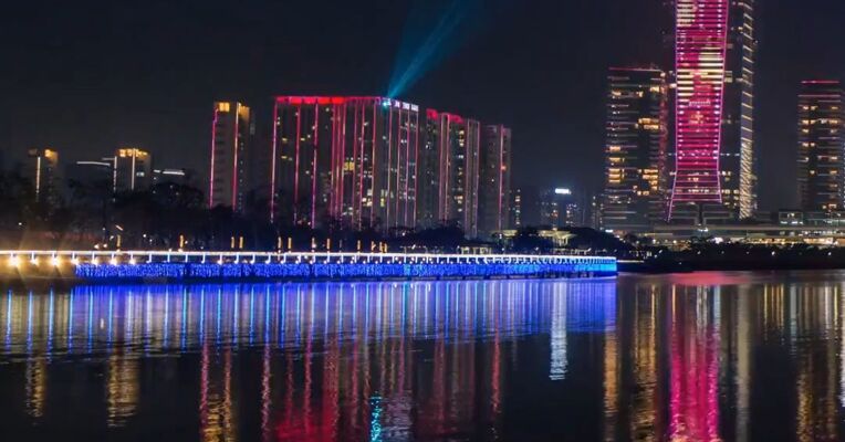 青岛住房“以旧换新”政策升级；招商蛇口8.4万元/㎡拿下深圳单价“新地王”|房产早参
