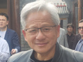 唐装开讲，皮衣续场， 黄仁勋亮相链博会背后：三个“首次”，一个希望