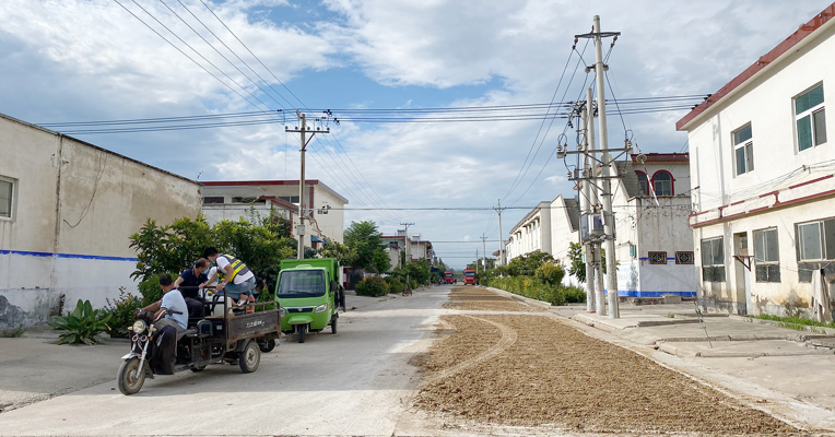 李强签署国务院令 公布《农村公路条例》