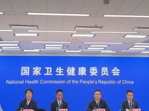 大暑节气如何防中暑？专家：快递员等户外工作者要主动、提前补水，不能等口渴时一次性大量饮水