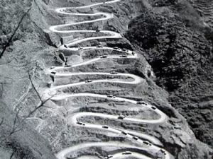 AIGC丨跨越时光 感受“抗战生命线”80年变迁