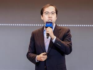 直击WAIC 2025｜无问芯穹CEO夏立雪：算力紧缺根源在“供需错配”，要让国产算力即插即用、像超市商品般可自由挑选
