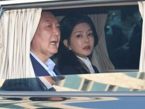 最新！牵涉前第一夫人金建希案，韩国法院对尹锡悦下达拘捕令