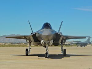 美军一架F-35战机坠毁！什么情况？
