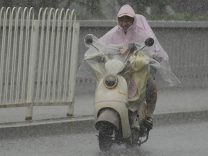 三预警齐发！局地气温可达41℃以上，武汉高温红色预警！北京丰台等5区暴雨红色预警，广西广东等地局地有特大暴雨