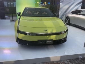 机器人手腕结构上车！全新小鹏P7正式亮相    何小鹏：它不是部分“鹏友”期待的“便宜”