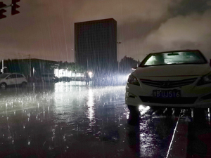 中央气象台发布暴雨黄色预警！这省两地区升级红色预警，局部降水量将超100毫米，塌方等灾害的风险高