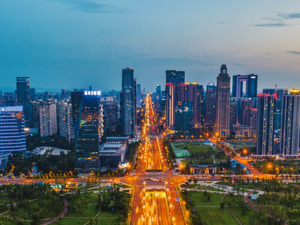 五年同城化进阶，从“四市协同”到万亿产业共同体的跨越 | 万千气象看成都