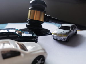 运营新能源车险一年就“光速”盈利！比亚迪跑通“车企系”财险公司模式？