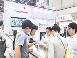 热门机器人概念股卧龙电驱披露半年报 两大稀土ETF现身公司前十大流通股东名单