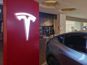 33.9万元起！特斯拉Model Y L正式上市，六座纯电SUV市场激战正酣