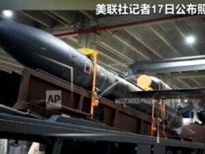 乌已开始批量生产射程3000公里的导弹？乌防长：确有强大远程武器！外媒：英首相指导泽连斯基“迎合特朗普”