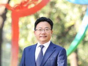 专访北京一零一中校长熊永昌：AI越强，大家越想赢在起跑线，但教育不是百米冲刺
