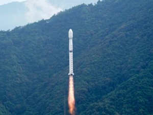 中国版星链要来了？手机直连卫星对普通人有哪些影响？成本如何？赛迪研究院专家解读