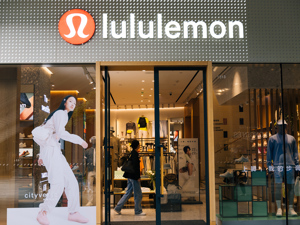 CEO称产品已显陈旧 lululemon能靠“更快设计”赢回中产吗？