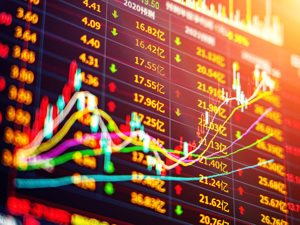 中国资产大涨，蔚来涨超8%，百度涨超7%！国际油价飙升，现货黄金一度突破3700美元！全球密切关注美联储利率决议