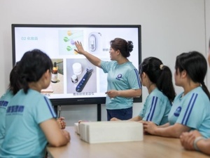 宝妈变身云客服，超1.4万女性拿下AI训练师证，数字经济里的“她力量”藏不住了！