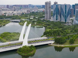 城市24小时 | 竞逐科幻产业，“搅局者”郑州来了