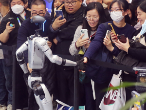 万里扬机器人总经理郭恩有：人形机器人关节方案处于迭代优化阶段，未来将多种技术路线共存