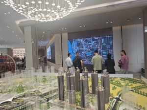 “金九”楼市现暖意：超七成百强房企业绩逆市飘红，今年首个2000亿元房企诞生