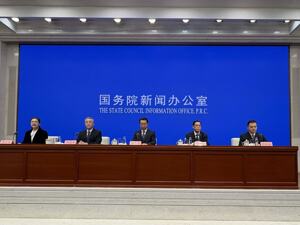 民政部副部长胡海峰答每经问：过去这几年，我国推进整治“僵尸型”社会组织7.5万家