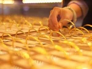 美联储独立性受质疑，“助攻”黄金飙涨？