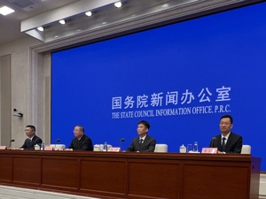 去年我国人均粮食占有量达500公斤，高于国际公认粮食安全线，“十四五”期间高标准粮仓仓容逐年增加