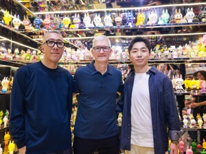苹果CEO库克这趟中国行，为什么最先去LABUBU展“充电”？