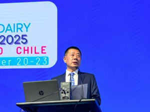 世界舞台，中国强音！飞鹤受邀登台世界乳业峰会开幕演讲，代表中国乳业分享“共生”方案