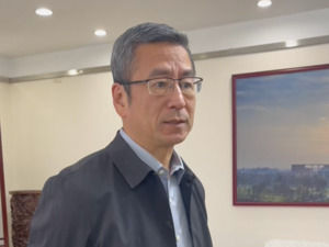 对话白岩松：防艾工作永远不能掉以轻心，要重视老年人防治