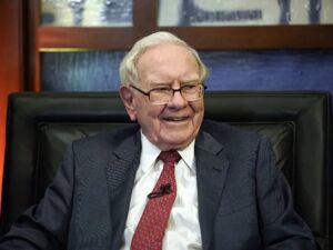 巴菲特，突发！伯克希尔·哈撒韦获罕见“卖出”评级，分析师：“许多因素正在朝错误方向发展”