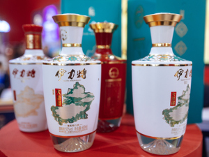 白酒指数企稳反弹周涨1.32%！伊力特三季度业绩首亏走势低迷丨酒市周报