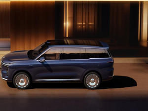 入局“9系”大战  智己推大六座SUV  LS9预售价33.69万元起