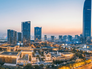 城市24小时 |   出手“抢人”，最强地级市瞄准新赛道