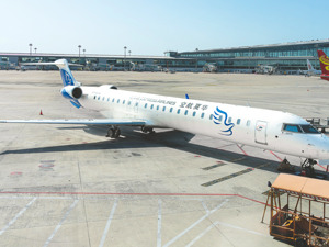 航空业竞争激烈，华夏航空业绩却创新高 华夏航空CEO吴龙江：应该乐观，公司七成乘客是头回坐飞机