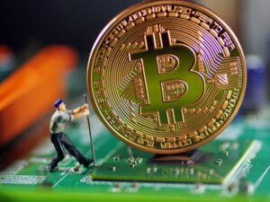 比特币一个半月跌逾40000美元， “持币大户”Strategy股价6个月跌56%，小摩警告：该股恐遭MSCI剔除，或引发28亿美元资金外流