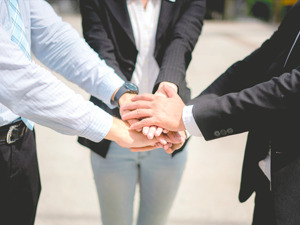中金公司+信达证券+东兴证券 券业首现“三合一”合并