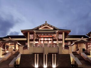 加速资产证券化 中国金茂拟底价22.65亿元出售三亚丽思卡尔顿酒店