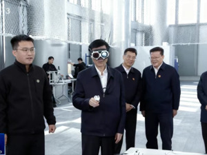 全国政协主席王沪宁调研影石创新，体验全景无人机
