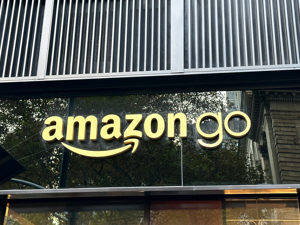 “黑五”跨境电商变局：当消费者不再只为低价买单，亚马逊、天猫国际、京东如何破局？