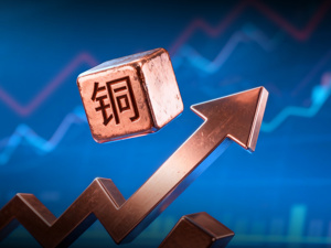铜价突破11500美元：一场由贸易巨头引爆的“新石油”争夺战