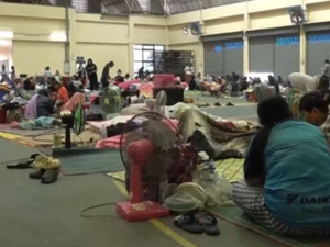 泰柬交战已致14人死亡，两国超50万边境居民逃离家园！泰国陆军发布宵禁公告！中国驻柬埔寨大使馆发布重要提醒