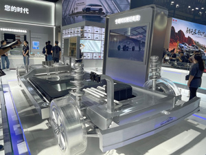 磷酸铁锂企业集体酝酿涨价：已有动力电池厂商上调价格，车企“抢货大战”再上演