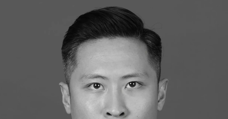 香港消防处向殉职消防员何伟豪追授消防队目荣誉职衔
