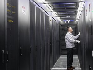 暴力计算触及极限，算力进入系统工程时代  业内：基于生态的开放架构有望成为最优解